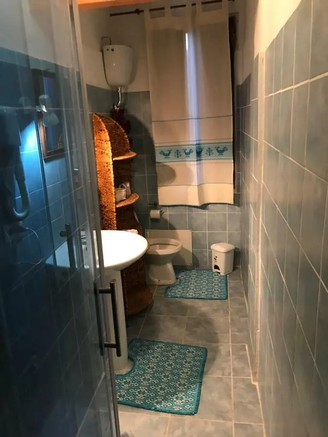 Konukevi La Piazzetta Otel Austis