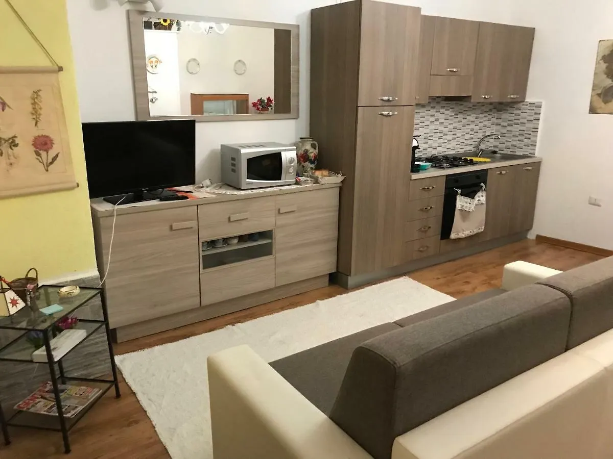 Konukevi La Piazzetta Otel Austis